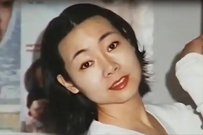 不做饭帅气丈夫甘当“家庭主夫”把她宠成宝PG电子麻将胡了模拟器结婚34年只生孩子(图4)