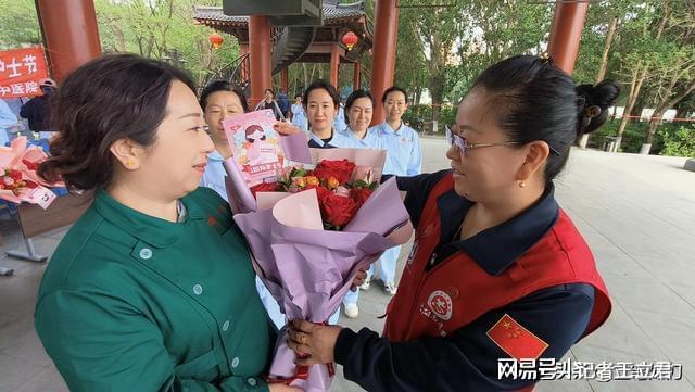 企业致敬白衣天使凝聚社会温情麻将胡了2游戏入口沈阳爱心(图4)