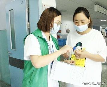 门做饭月入两万一天6单网友曝光细节麻将胡了试玩平台女子穿“瑜伽裤”上(图17)