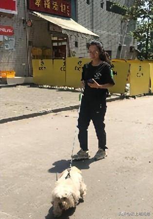 门做饭月入两万一天6单网友曝光细节麻将胡了试玩平台女子穿“瑜伽裤”上(图18)